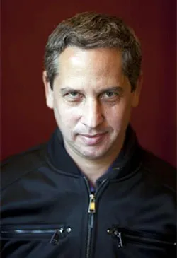Guillermo Martínez